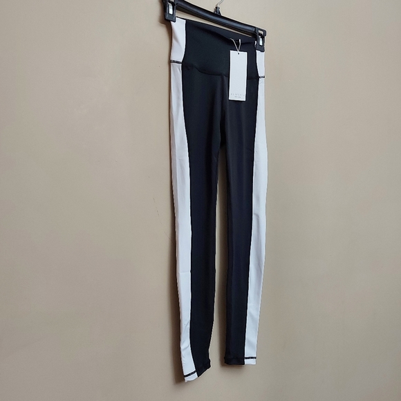 All Fenix Gigi 7/8  color blocked Legging - Picture 9 of 13